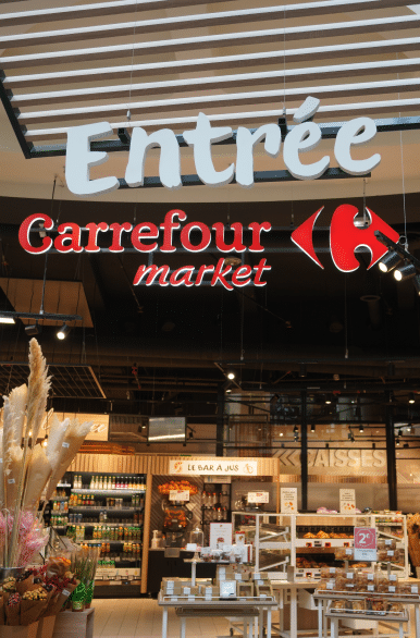 Entrée d'un Carrefour Market