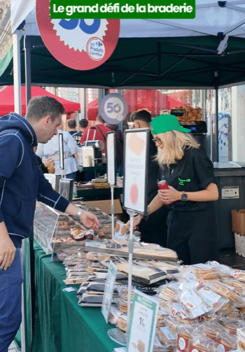 braderie de lille, stand avec commerçant